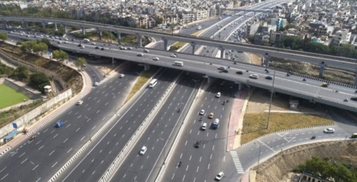 Noida’s Second Expressway Along Yamuna Pushta: Timeline, Status, Challenges & What It Means for Buyers